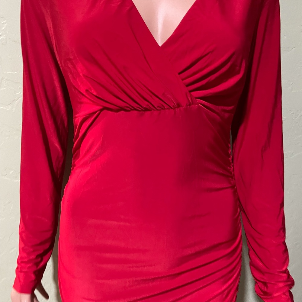 Color red stretch - Picture 2 of 9